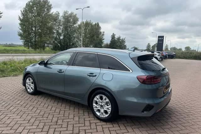 Kia Ceed (2024) thumbnail 4
