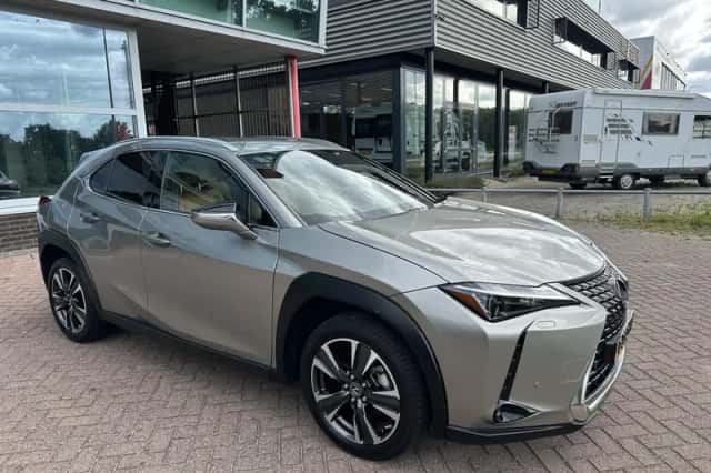 Lexus UX (2023) thumbnail 6
