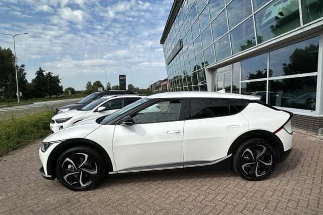 Kia EV6 (2024) thumbnail 2