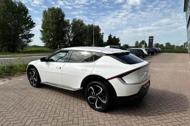 Kia EV6 (2024) thumbnail 3