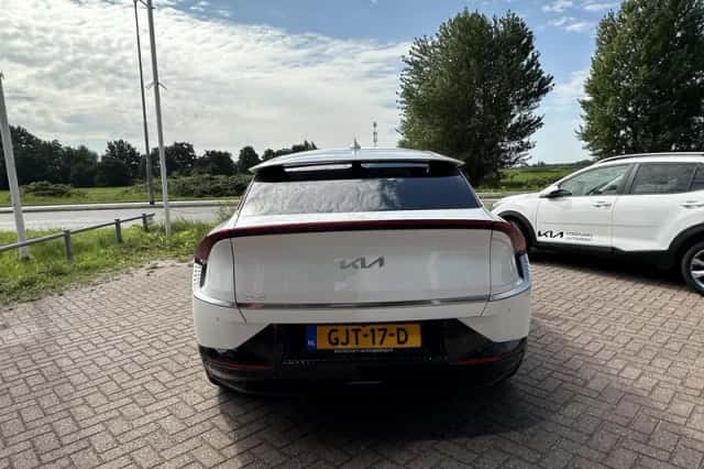 Kia EV6 (2024) thumbnail 4