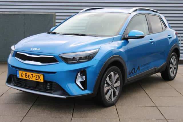 Kia Stonic (2024) thumbnail 3