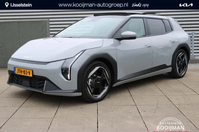 Kia EV4 (2026) thumbnail 1