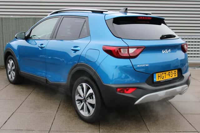 Kia Stonic (2025) thumbnail 4