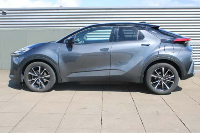 Toyota C-HR (2024) thumbnail 4