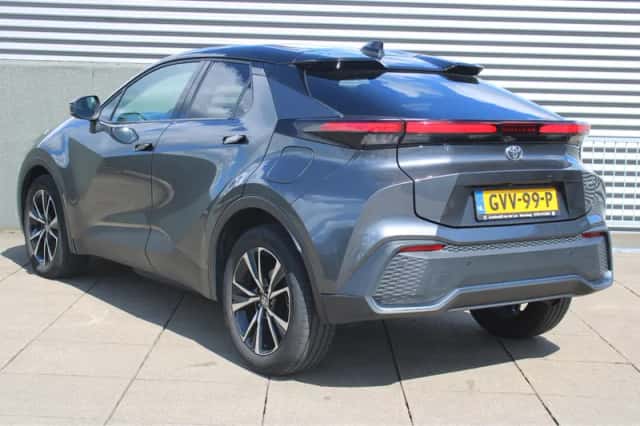 Toyota C-HR (2024) thumbnail 5