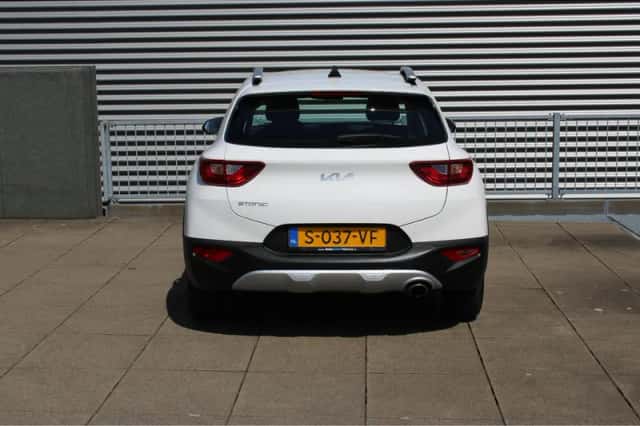 Kia Stonic (2023) thumbnail 5