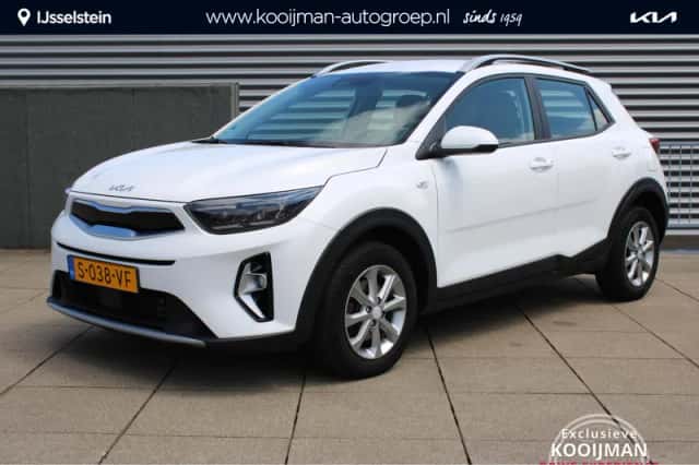 Kia Stonic (2023) thumbnail 1