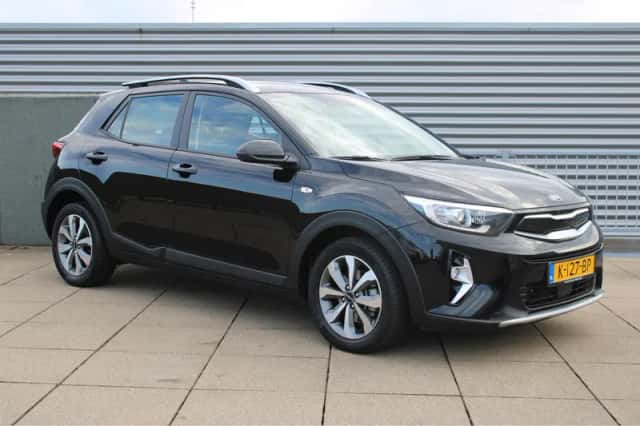 Kia Stonic (2020) thumbnail 2