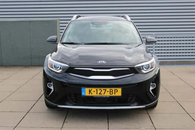Kia Stonic (2020) thumbnail 3