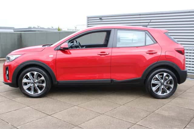 Kia Stonic (2018) thumbnail 2