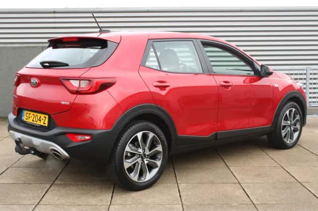Kia Stonic (2018) thumbnail 5