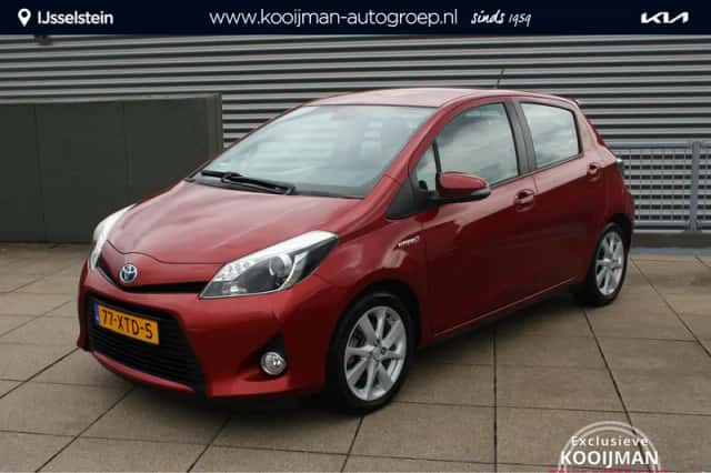 Toyota Yaris (2012) thumbnail 1