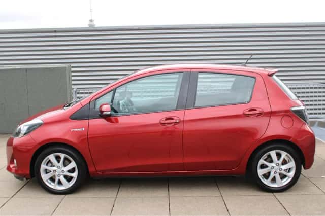 Toyota Yaris (2012) thumbnail 4