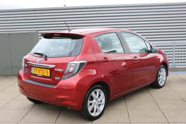 Toyota Yaris (2012) thumbnail 6