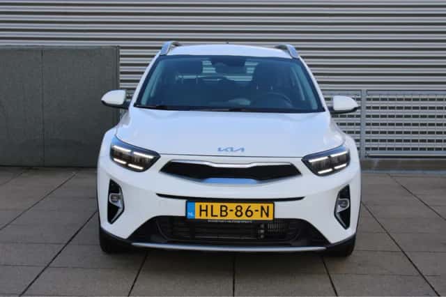 Kia Stonic (2025) thumbnail 3