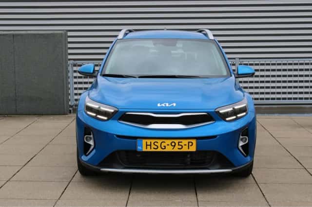 Kia Stonic (2025) thumbnail 3