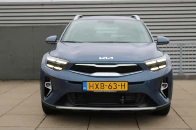 Kia Stonic (2025) thumbnail 4