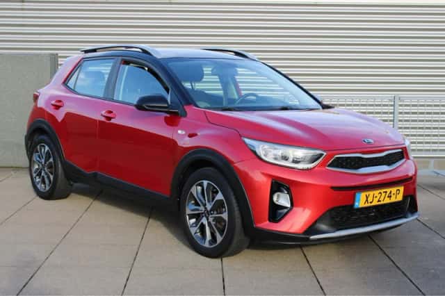 Kia Stonic (2019) thumbnail 2