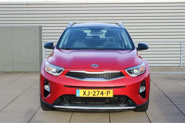Kia Stonic (2019) thumbnail 3