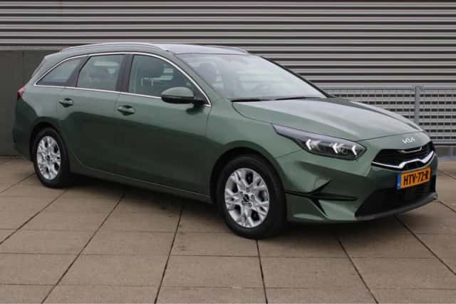 Kia Ceed (2025) thumbnail 2