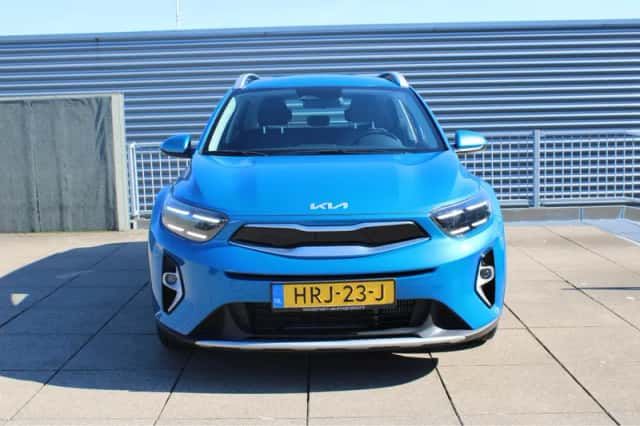 Kia Stonic (2025) thumbnail 4