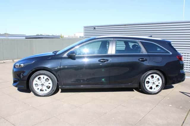Kia Ceed (2025) thumbnail 2