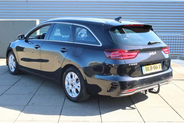 Kia Ceed (2025) thumbnail 3