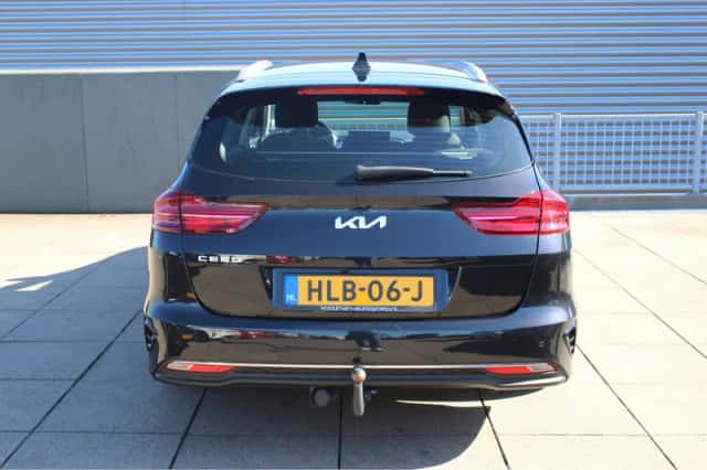 Kia Ceed (2025) thumbnail 4