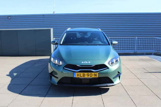 Kia Ceed (2025) thumbnail 3