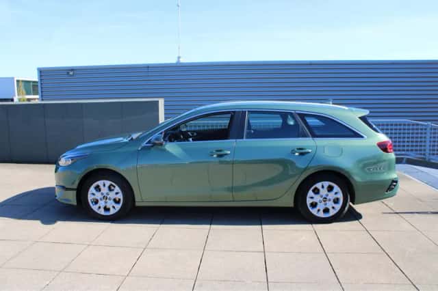 Kia Ceed (2025) thumbnail 4