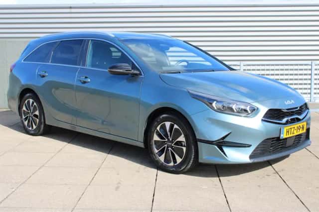 Kia Ceed (2025) thumbnail 2
