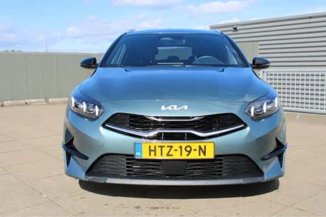 Kia Ceed (2025) thumbnail 3