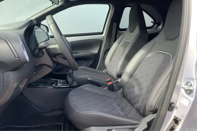 Toyota Aygo X (2025) thumbnail 6