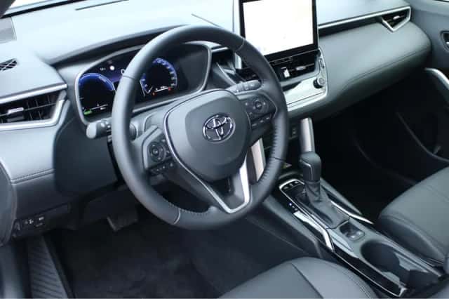 Toyota Corolla Cross (2025) thumbnail 6