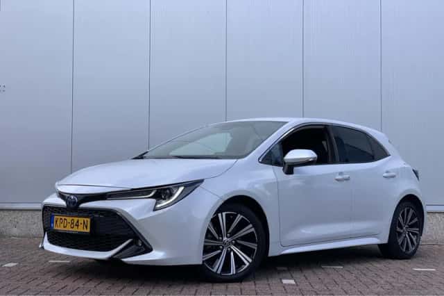 Toyota Corolla (2022) thumbnail 3