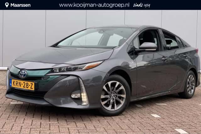 Toyota Prius (2018) thumbnail 1