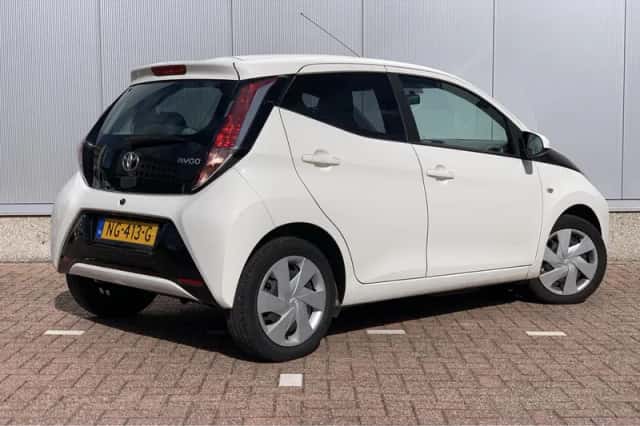 Toyota Aygo (2017) thumbnail 2