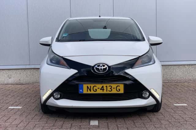 Toyota Aygo (2017) thumbnail 3