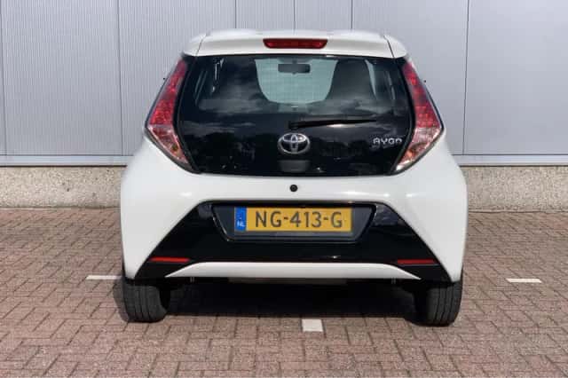 Toyota Aygo (2017) thumbnail 5