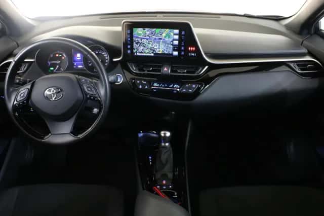 Toyota C-HR (2019) thumbnail 5