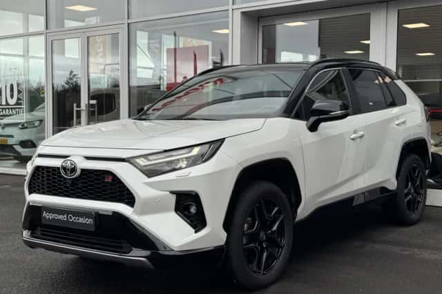 Toyota RAV4 (2024) thumbnail 2