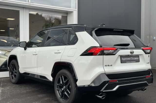 Toyota RAV4 (2024) thumbnail 6