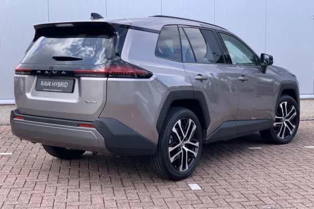 Toyota RAV4 (2026) thumbnail 2