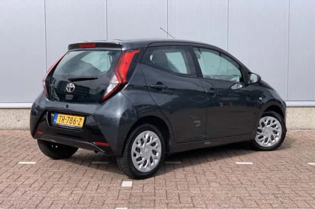 Toyota Aygo (2018) thumbnail 2