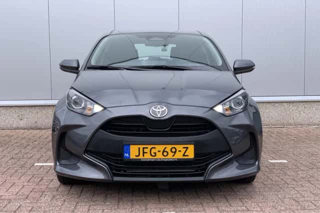 Toyota Yaris (2025) thumbnail 3