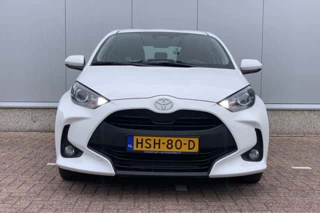 Toyota Yaris (2025) thumbnail 3
