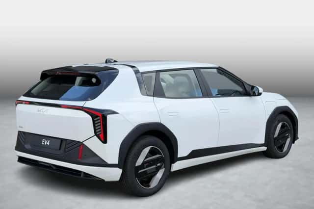 Kia EV4 (2026) thumbnail 2