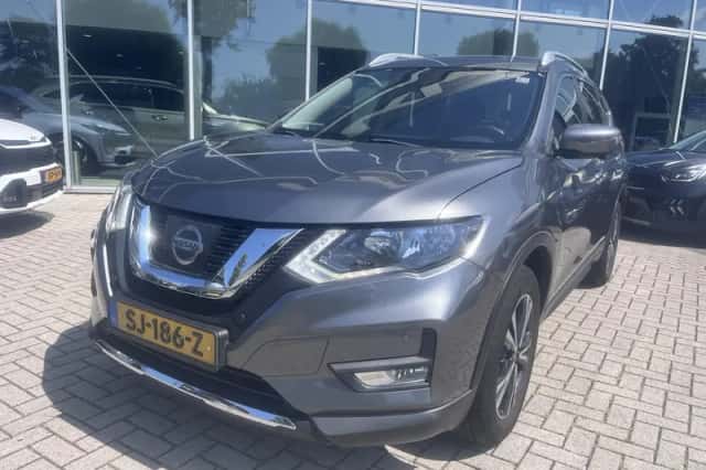 Nissan X-Trail (2018) thumbnail 4