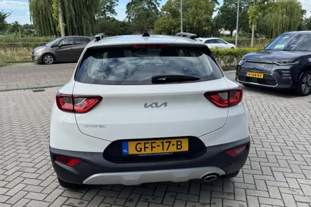 Kia Stonic (2024) thumbnail 6